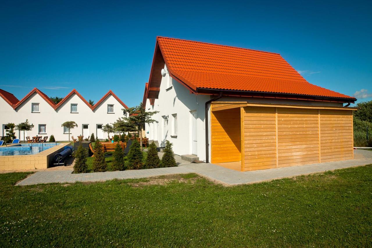 Aqua Fun Domki Z Basenem Darlowo Exterior photo