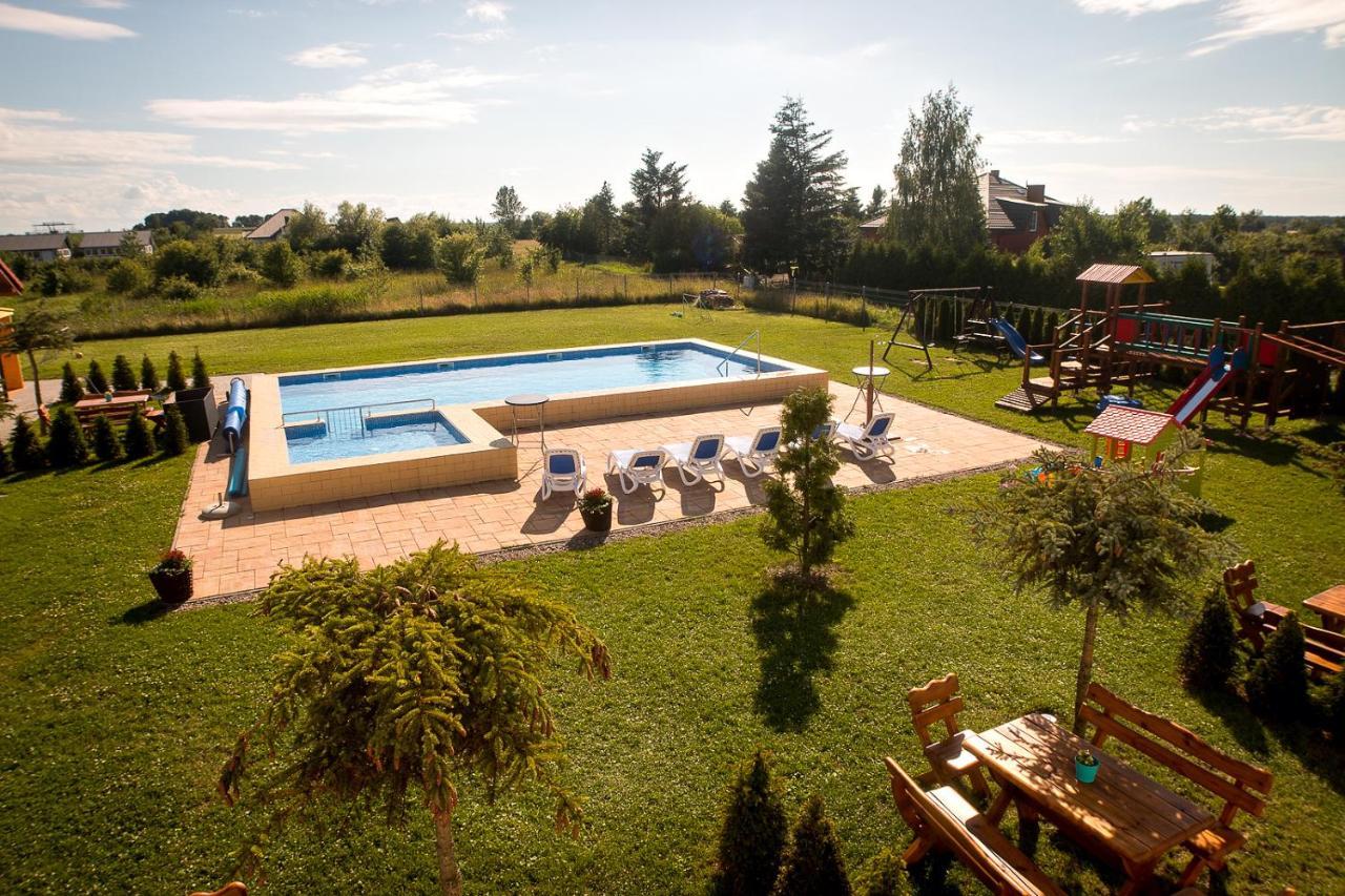 Aqua Fun Domki Z Basenem Darlowo Exterior photo