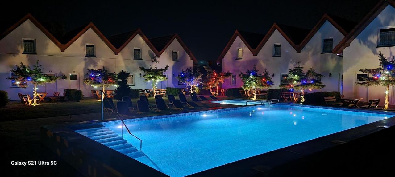 Aqua Fun Domki Z Basenem Darlowo Exterior photo